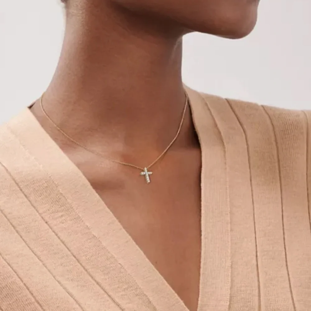 New! Petite 18K Gold Plated Cross Necklace (1011) NWOT